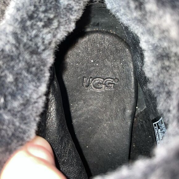 Ugg Dandylion Black Leather Women’s Sz 9.5 Gray Sheepskin Fold Over 4” Heel Boot - Picture 12 of 14